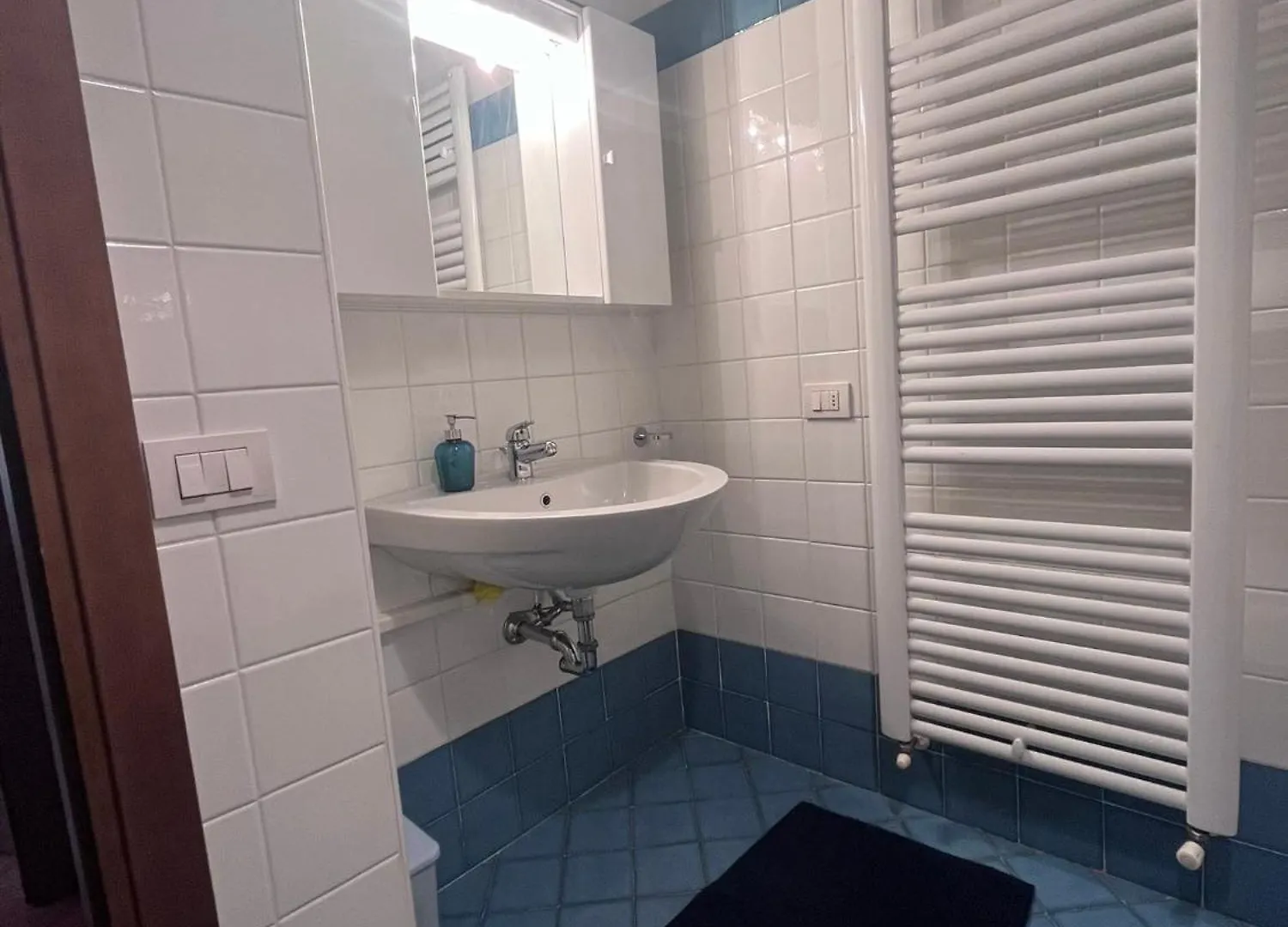 גארדה Apartment- City Center And Lake View דירה